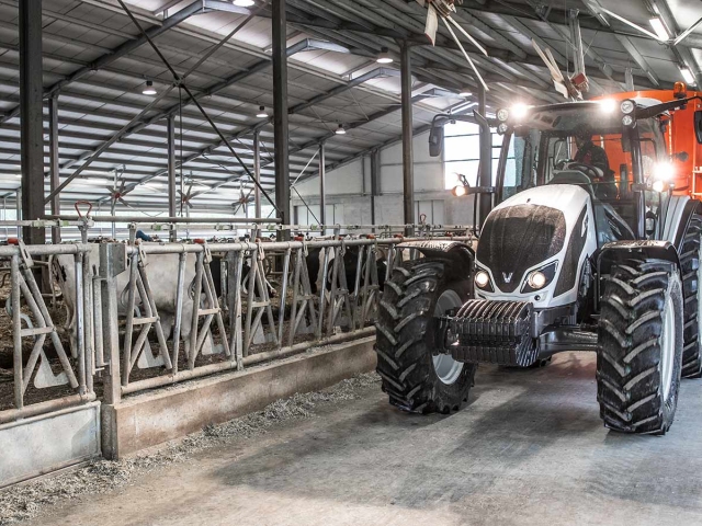 Notre Gamme Valtra Decouvrez Notre Gamme De Tracteurs Neufs Valtra Notre Gamme Valtra Decouvrez Notre Gamme De Tracteurs Neufs Valtra